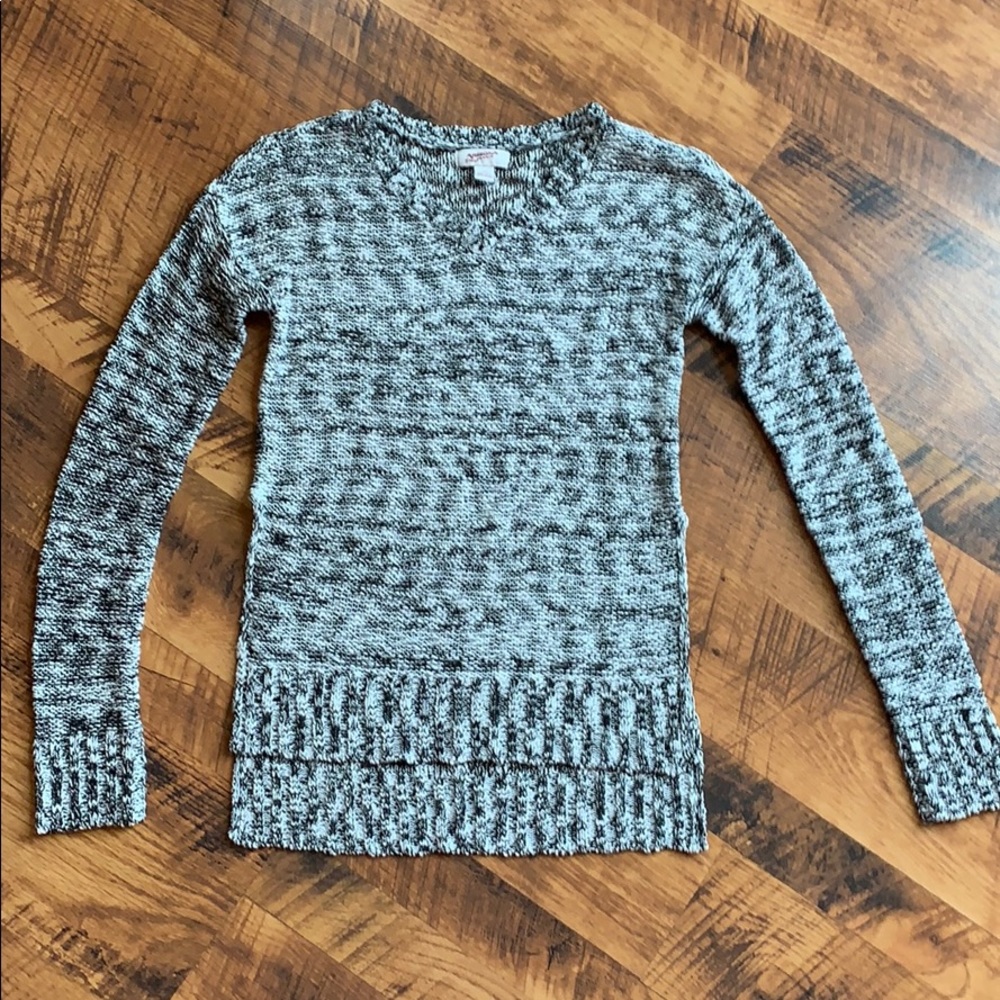 Arizona Jeans Co • Marled High-Low Sweater • XS